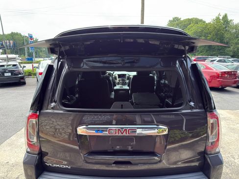Used 2015 GMC Yukon Denali w/ Premium Package RWD image 26