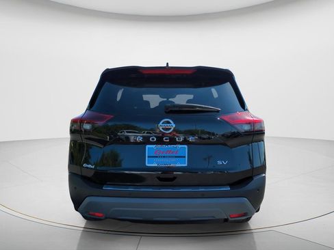 Used 2021 Nissan Rogue SV w/ Premium Package FWD image 6