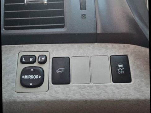 Used 2014 Toyota Venza XLE w/ XLE Premium Package FWD image 28
