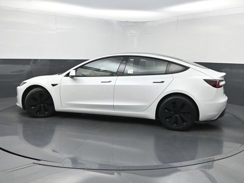Used 2024 Tesla Model 3 Standard Range RWD image 41