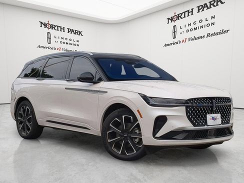 New 2026 Lincoln Nautilus Reserve AWD/4WD image 1
