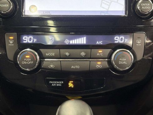 Used 2015 Nissan Rogue SL w/ SL Premium Package image 28