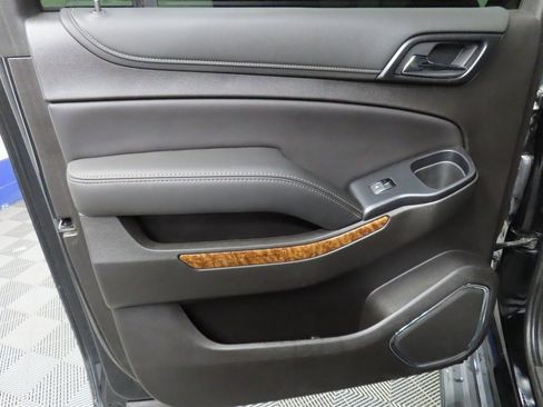 Used 2019 Chevrolet Suburban Premier image 59