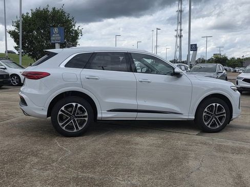 Used 2025 Audi Q5 Premium Plus w/ Premium Plus AWD/4WD image 8