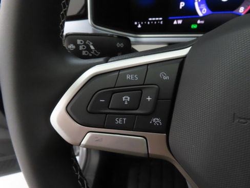 New 2026 Volkswagen Taos SE FWD image 12