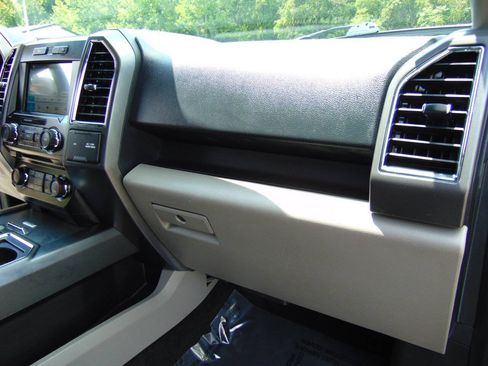 Used 2017 Ford F150 XLT w/ Equipment Group 302A Luxury AWD/4WD image 19