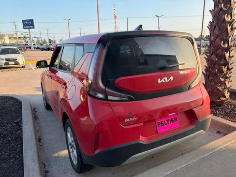 Used 2024 Kia Soul LX w/ Option Group 015 FWD image 15