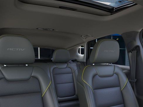 New 2026 Chevrolet Trax ACTIV w/ Sunroof Package FWD image 24