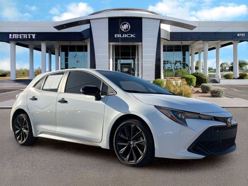 Used 2020 Toyota Corolla SE w/ Carpet Mat Package FWD image 2
