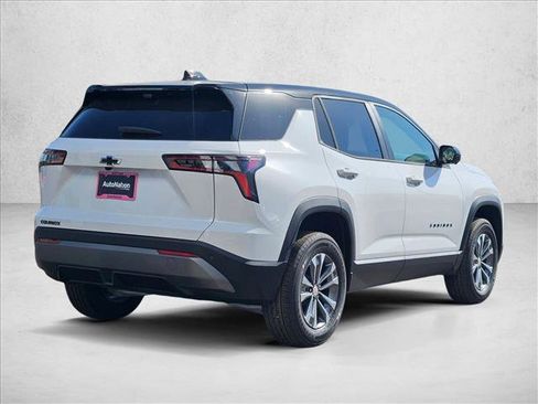 New 2026 Chevrolet Equinox LT image 9