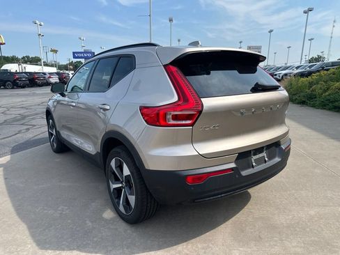 Used 2024 Volvo XC40 B5 Plus w/ Protection Package Premier AWD/4WD image 7