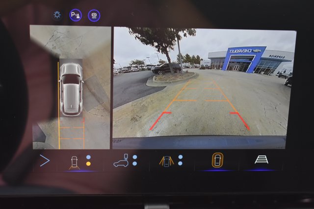 New 2027 Chevrolet Equinox LT w/ Safety and Technology Package FWD image 23