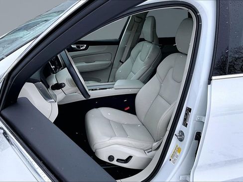 Certified 2023 Volvo XC60 B5 Plus image 20