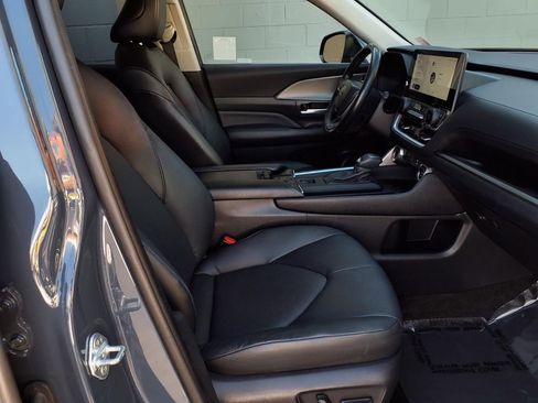 Certified 2024 Toyota Grand Highlander XLE image 50