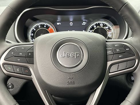 Used 2022 Jeep Cherokee Latitude Lux AWD/4WD image 14