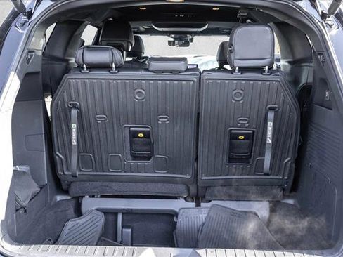 Used 2025 Toyota Sienna Platinum image 25