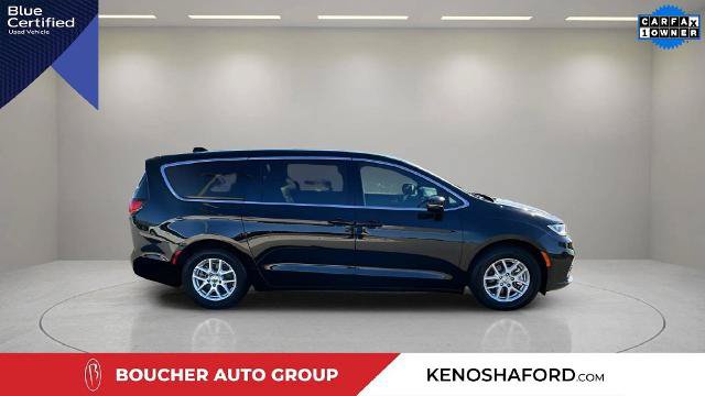 Used 2025 Chrysler Pacifica Select FWD image 4