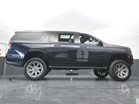 Used 2022 Chevrolet Suburban Z71 w/ Luxury Package AWD/4WD image 76