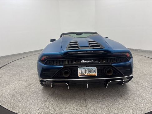Used 2020 Lamborghini Huracan EVO RWD image 10