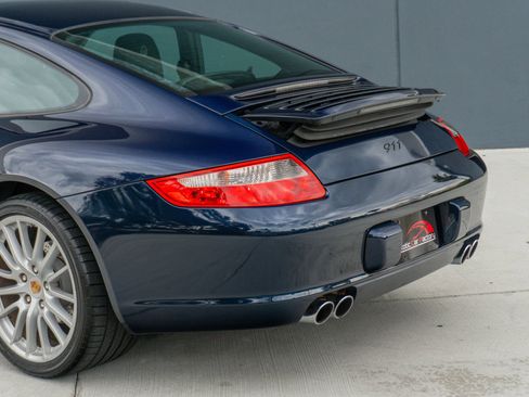 Used 2005 Porsche 911 Carrera RWD image 42