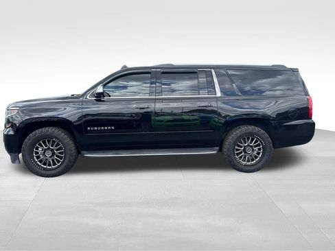 Used 2017 Chevrolet Suburban Premier AWD/4WD image 3
