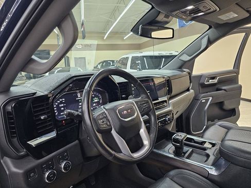 Used 2023 GMC Sierra 1500 SLT AWD/4WD image 19
