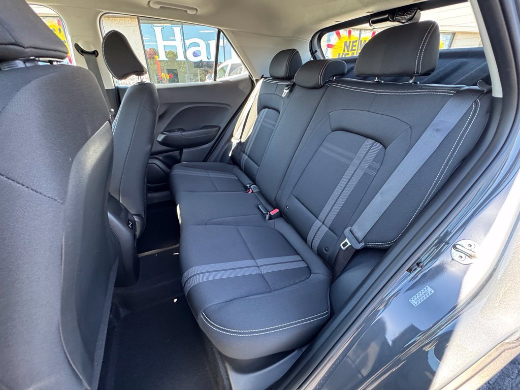 Used 2024 Hyundai Venue SEL FWD image 11