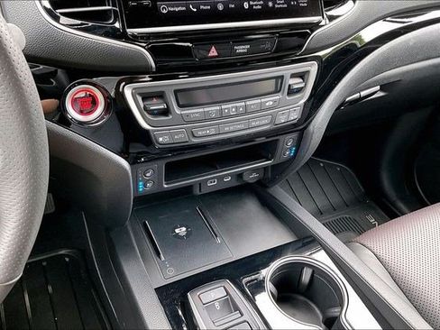 Certified 2025 Honda Ridgeline Black Edition image 16