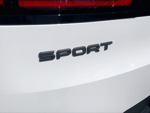Certified 2025 Land Rover Range Rover Sport SE AWD/4WD image 9