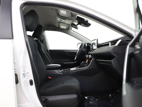 Used 2025 Toyota RAV4 LE AWD/4WD image 13