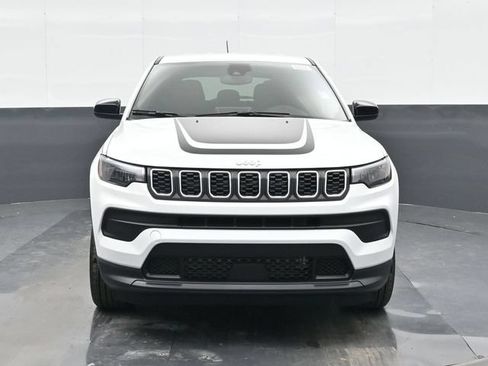 Used 2025 Jeep Compass Sport w/ Mopar Graphics Package AWD/4WD image 24