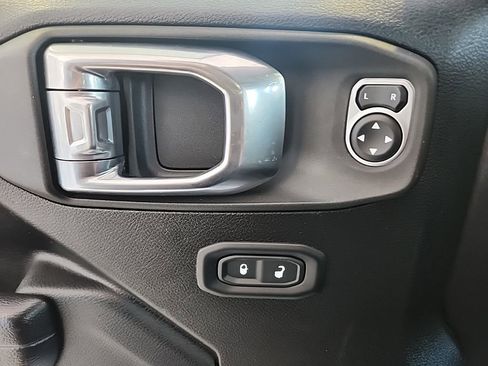 Used 2021 Jeep Wrangler Unlimited Sport AWD/4WD image 37