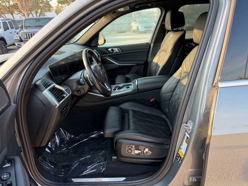 Used 2024 BMW X5 xDrive40i w/ Premium Package image 16