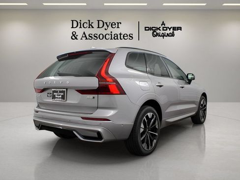 Used 2026 Volvo XC60 B5 Plus w/ Protection Package Premier AWD/4WD image 3
