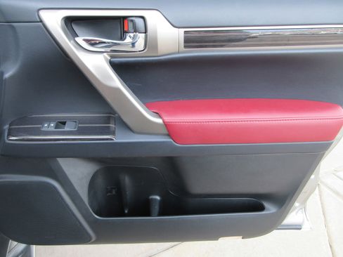 Used 2020 Lexus GX 460 Premium image 25