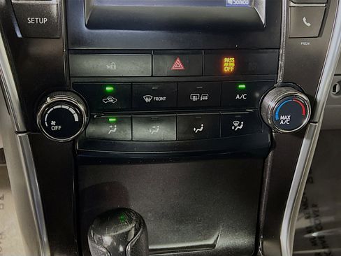 Used 2016 Toyota Camry LE FWD image 25
