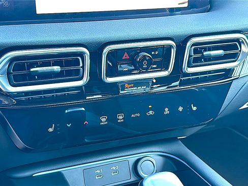 New 2026 Nissan Sentra SV w/ SV Convenience Package FWD image 24