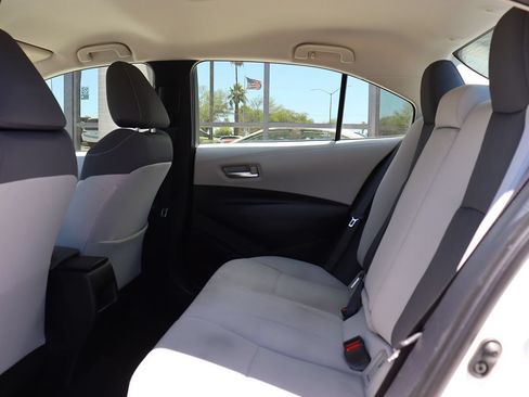 Used 2020 Toyota Corolla LE FWD image 30