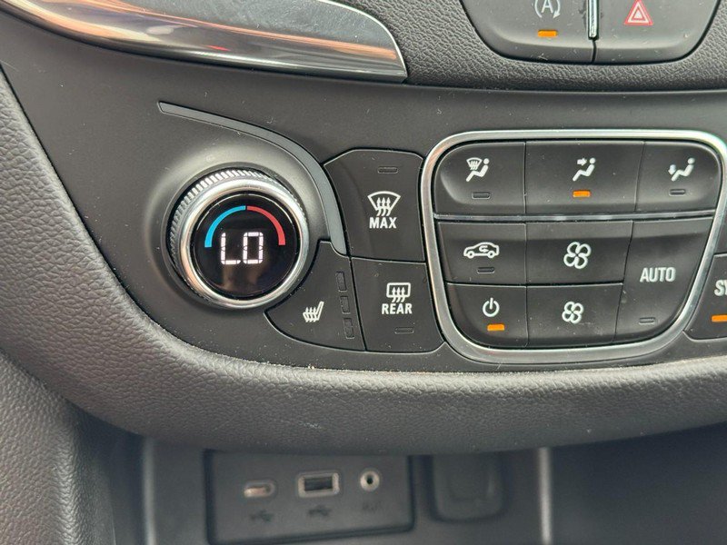 Used 2024 Chevrolet Equinox LT w/ LPO, Floor Liner Package FWD image 20