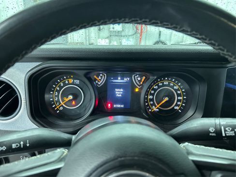 Used 2025 Jeep Gladiator Sport AWD/4WD image 15