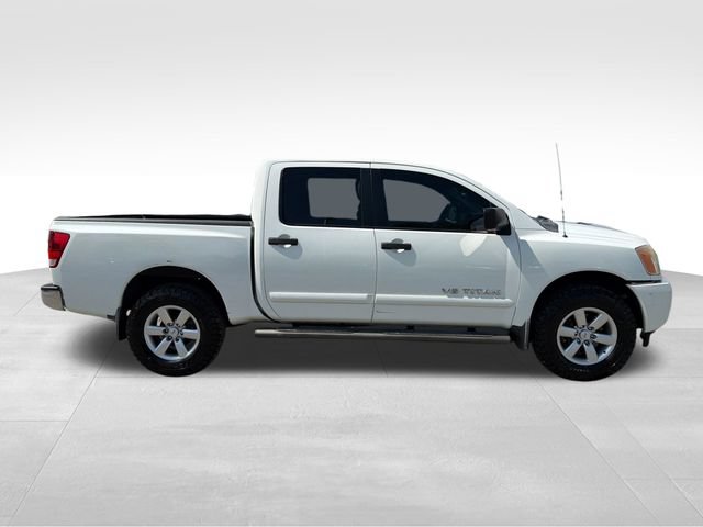 Used 2014 Nissan Titan SV w/ SV Value Truck Package AWD/4WD image 8