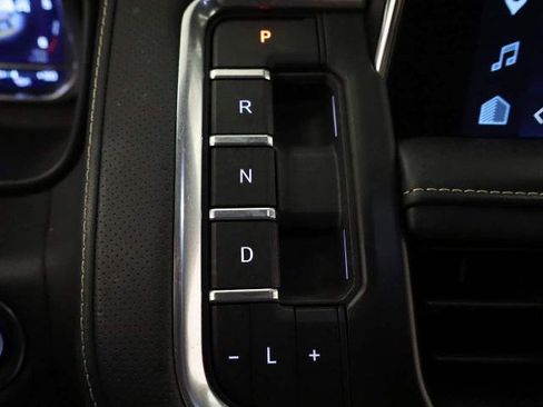 Used 2024 Chevrolet Tahoe Premier w/ Advanced Technology Package AWD/4WD image 31