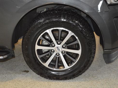 Used 2020 Ford Expedition XLT w/ Equipment Group 202A AWD/4WD image 9