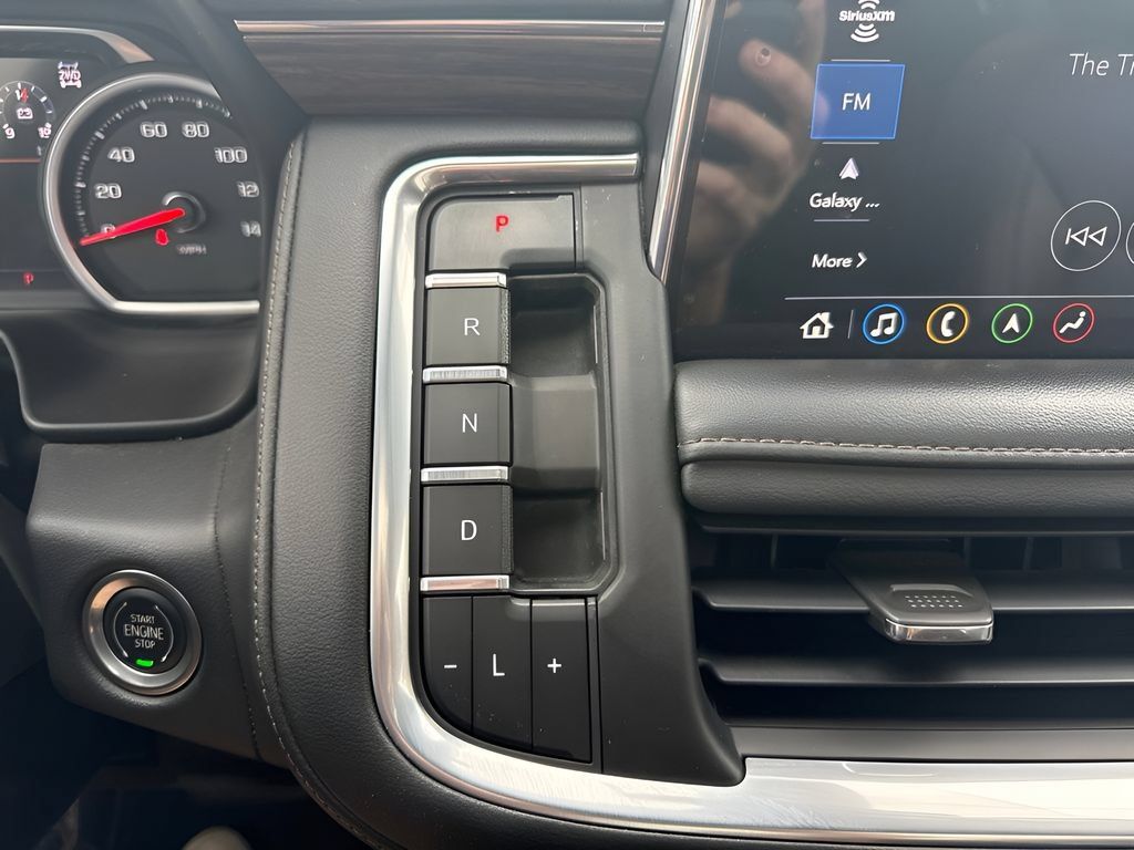 Used 2021 Chevrolet Suburban High Country AWD/4WD image 34