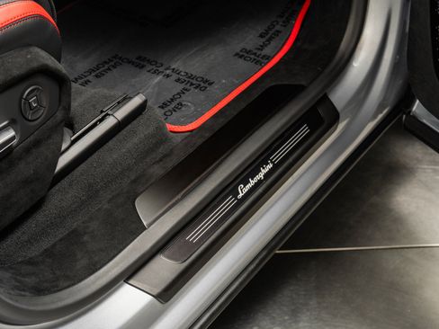 Used 2024 Lamborghini Urus Performante image 32