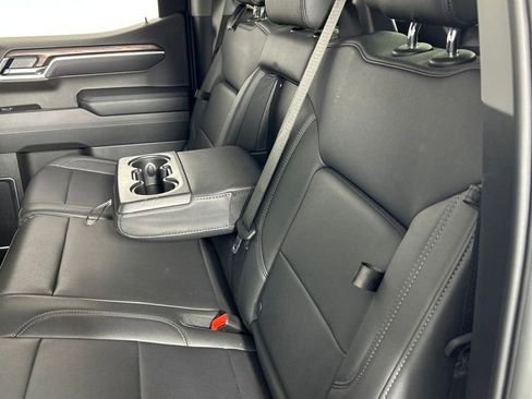 Used 2025 GMC Sierra 1500 SLT image 19