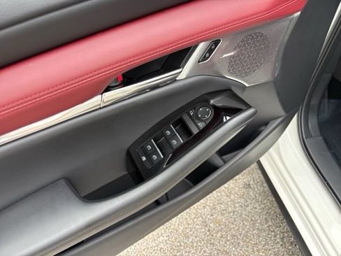 Used 2022 MAZDA MAZDA3 s FWD image 29