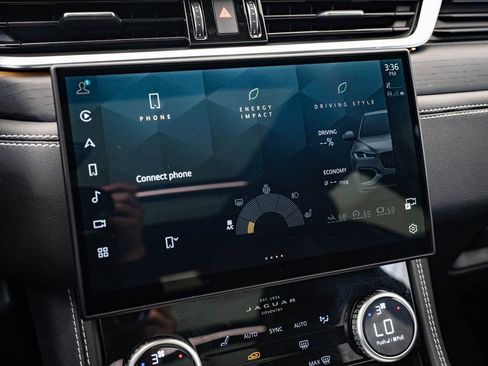 Used 2025 Jaguar F-PACE R-Dynamic S image 29