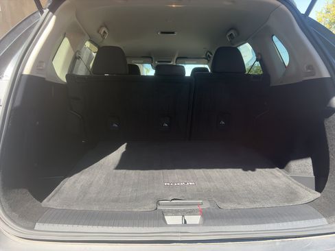 Used 2022 Nissan Rogue S FWD image 10