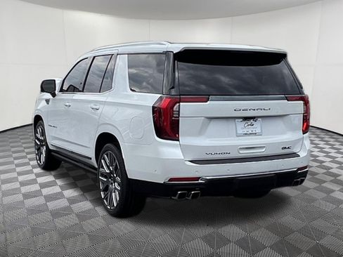 Used 2025 GMC Yukon Denali Ultimate AWD/4WD image 4